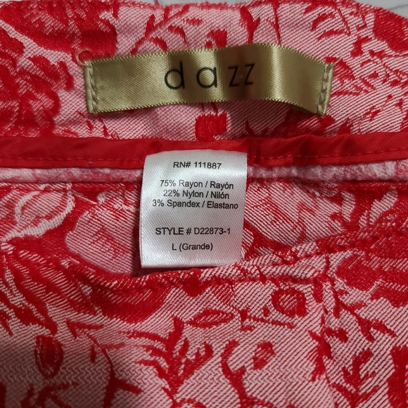 3/$12 or 5/$17⭐️Red Roses Short Pant - Picture 2 of 4